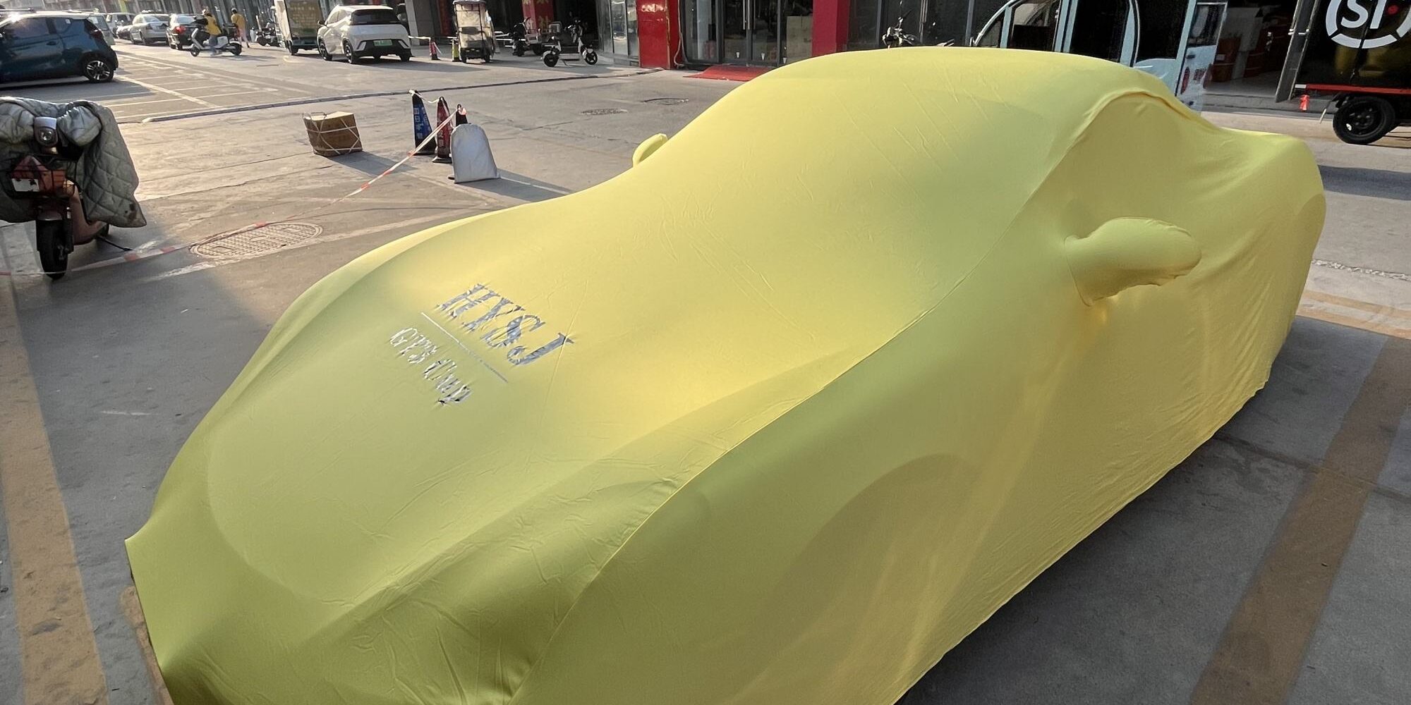 Premium Elastic Fabric Tailored Car Cover for Vehicle Protection